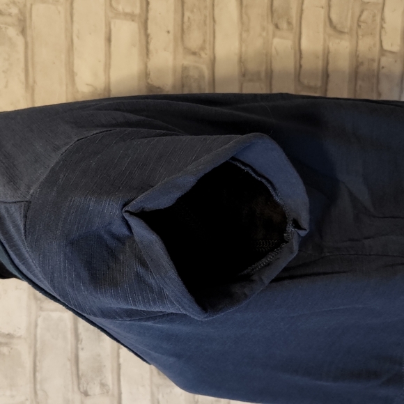 Time and Tru Navy Top - Picture 5 of 5